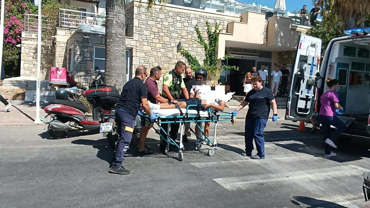 Muğla'da Ticari Taksiyle Çarpıştı, Motosikletli Yaralandı 3